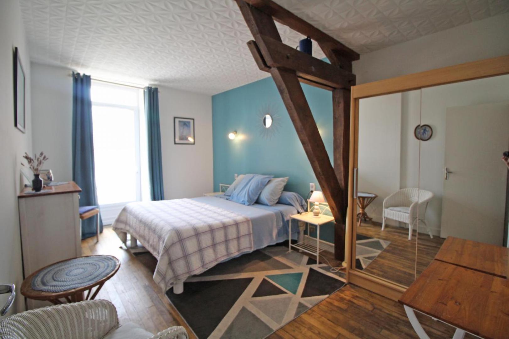 Chez Doussaud Bed and Breakfast Bessines-sur-Gartempe Exteriör bild