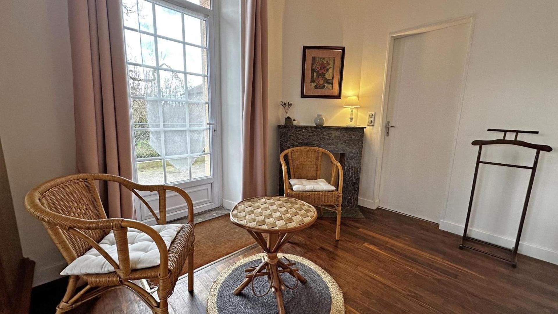 Chez Doussaud Bed and Breakfast Bessines-sur-Gartempe Exteriör bild